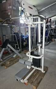 Lat pulldown Lifefitness