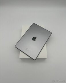 iPad 9.7" 6th Generation 128GB Wi-Fi Space Gray KOMPLET