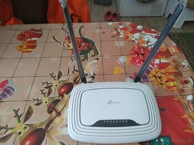 Router TP-link model WR 841N.