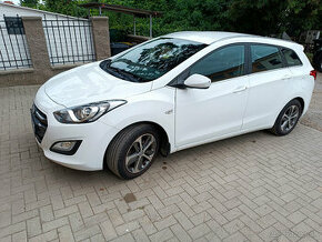 Hyundai i30 (CW) kombi, 1.6 benzín, 2015, family