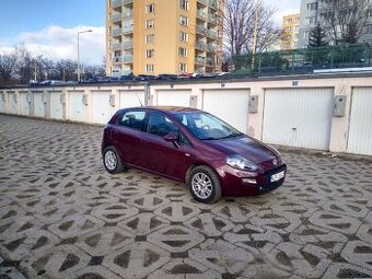 Fiat Punto 1,4 77K Lounge 5D, červená rubino