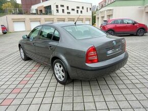 Škoda Superb 1.9tdi 96 kw r.v 2004 - 1