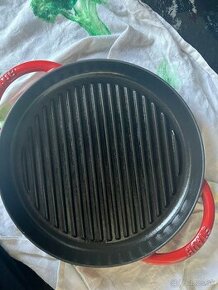 STAUB grilovacia panvica liatinová priemer 26cm červená - 1