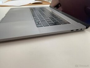 Macbook Pro 15" rocnik 2018 s touchbarom