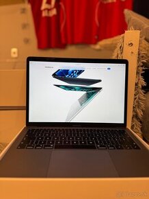 Predám MacBook Air 13,3”, 8/128gb, 278Cyklov,TOP STAV