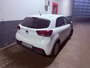 Kia Rio 1,3i benzín havarované