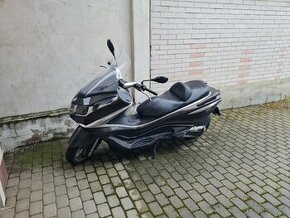 Piaggio x10 500