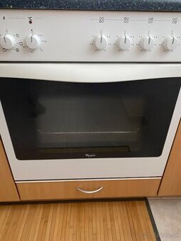 Predam Whirpool ruru s digestorom za 60€.