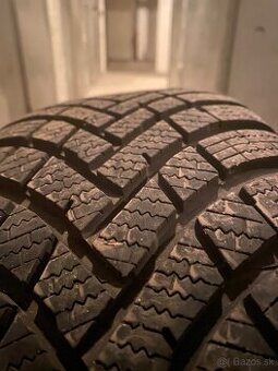 Zimné pneumatiky Hankook 215/60 R16