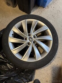 Disky škoda superb 3 235/45 R18 94W#8Jx18 ET44