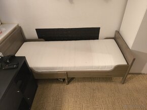 Predám detskú rastúcu posteľ IKEA + rošty + matrac 80x200