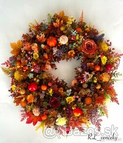 Jesenný veniec plný farieb -dokonalá dekorácia pre váš domov