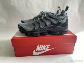 NIKE AIR VAPORMAX PLUS UNISEX