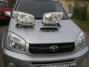 Predné reflektory Toyota RAV4