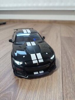 Model Ford Mustang 1:18