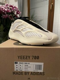 yeezy 700 - 1