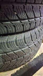 215/65r15C - 1