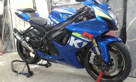 suzuki GSXr 750