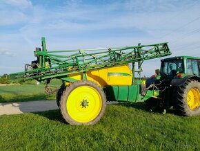 Ťahaný postrekovač John Deere 732i