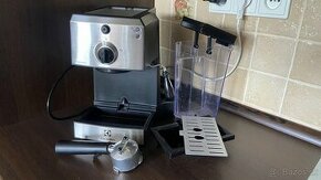 Electrolux EEA111 - Pákové espresso - 1