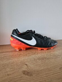 Nike tiempo
LEGACY II FG - 1