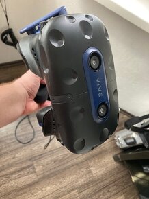 Samotné okuliare HTC Vive Pro 2 + link box