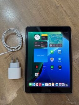 Apple iPad 8 32GB 10.2" (2020)+ sklo + nový obal-dobrý stav