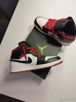 Jordan 1 mid