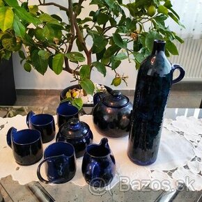 Dizajnová tmavomodrá čajová / kávová súprava s vázou