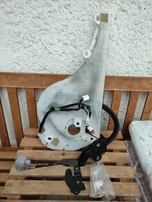 Mazda 5 (CR19, 2005-2010) Modul s konektormi ĽZ dverí - 1