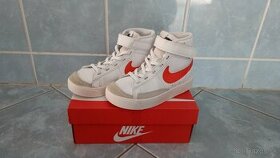 Tenisky Nike č. 27,5