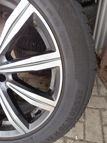 Audi Q7 zimné pneu s diskami 255/50 R20 H XL