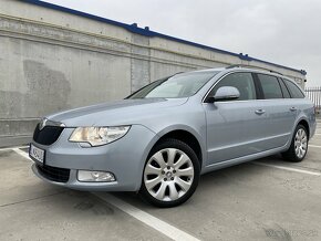 Škoda Superb Combi 2012