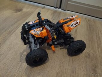 TECHNIC quad bike 9392: 30€