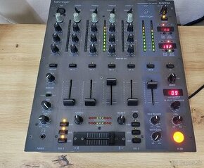 DJ MIxpult  Behringer DJX 750 - pekný stav