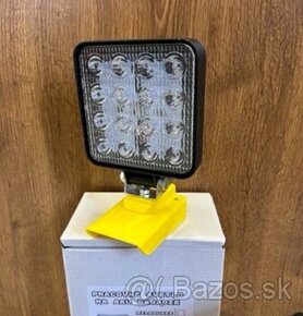 Led pracovné svetlo na AKU baterie DeWalt - 1