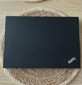 Lenovo ThinkPad T490 - 1