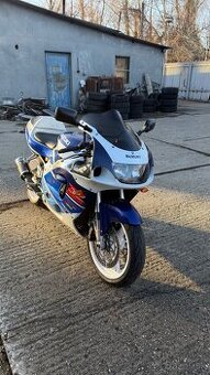 Suzuki gsxr 750 srad