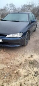 Peugeot 406.