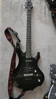 Gitara ESP LTD F-10KIT+ Behringer HA-40R-(Rezervované)