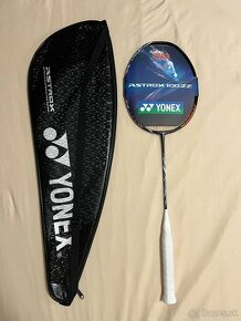 Yonex Astrox 100 ZZ Tmavomodrá