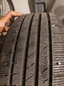 Zimné pneu 235/55 r17