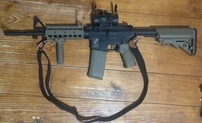 Predam tuto airsoftovu repliku m4 delta armory