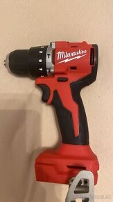 MILWAUKEE M18™ AKU VŔTAČKA S PRÍKLEPOM - KOMPAKTNÁ