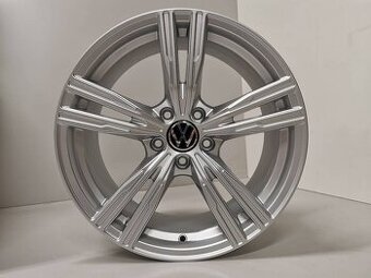 #43 Vw Passat IT Wheels 8X19 ET47 5X112 Silber - 1