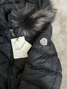 Moncler cierna bunda - 1