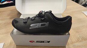 Tretry SIDI a SPECIALIZED