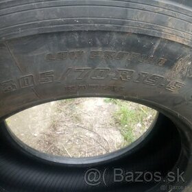 Pneu 305/70R19,5