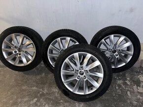 Škoda STRATOS R17/215 55 Hankook Vinter Icept Evo2