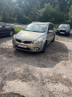 Kia ceed 2011 1.6 crdi 85 kw